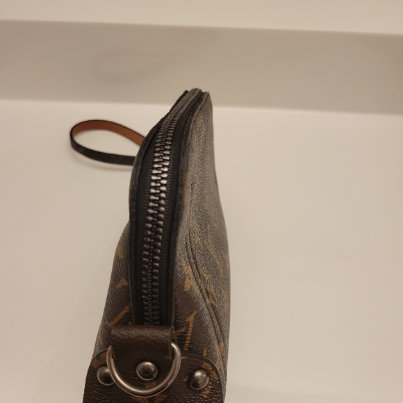 Replica Louis  Vuition Unauthentic 👝 Cosmetic Pouch Monogram - Picture 2 of 8